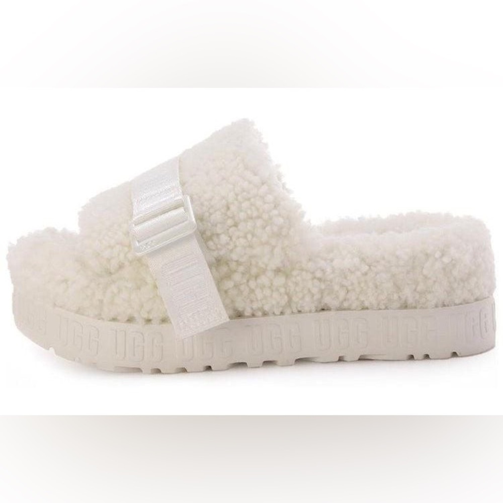 UGG Women's White Fluffita Slippers - 7